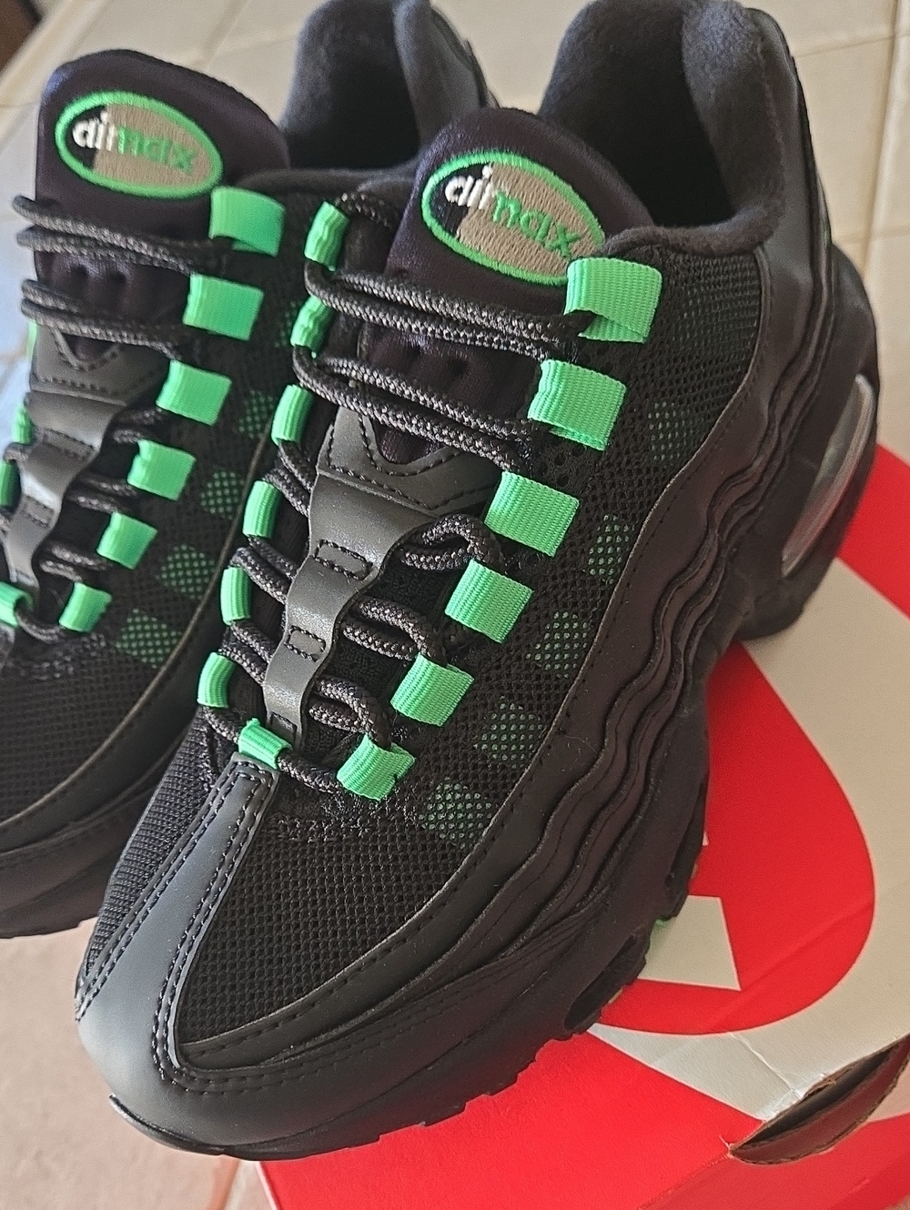 Nike Kids Air Max 95 Black Sneakers with Neon Green Accents